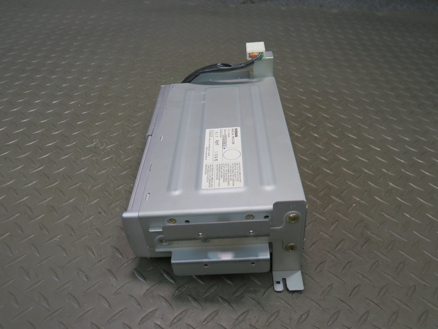 95-97 Nissan Gloria Cedric HY33 6 Disc CD Player Changer With Magazine OEM
