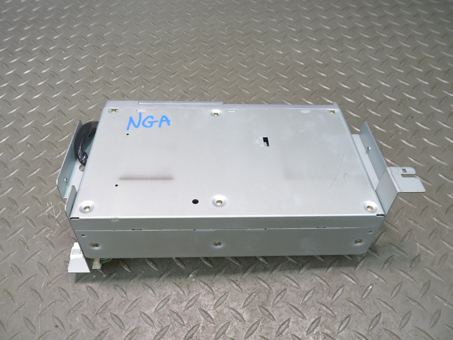 95-97 Nissan Gloria Cedric HY33 6 Disc CD Player Changer With Magazine OEM