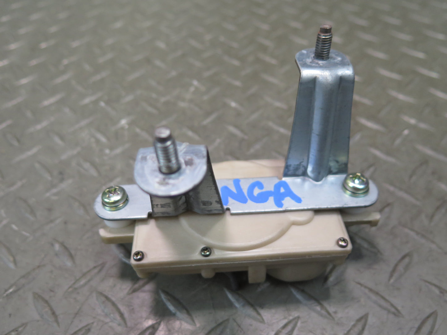 95-97 Nissan Gloria Cedric HY33 Fuel Lid Door Cover Actuator Motor OEM