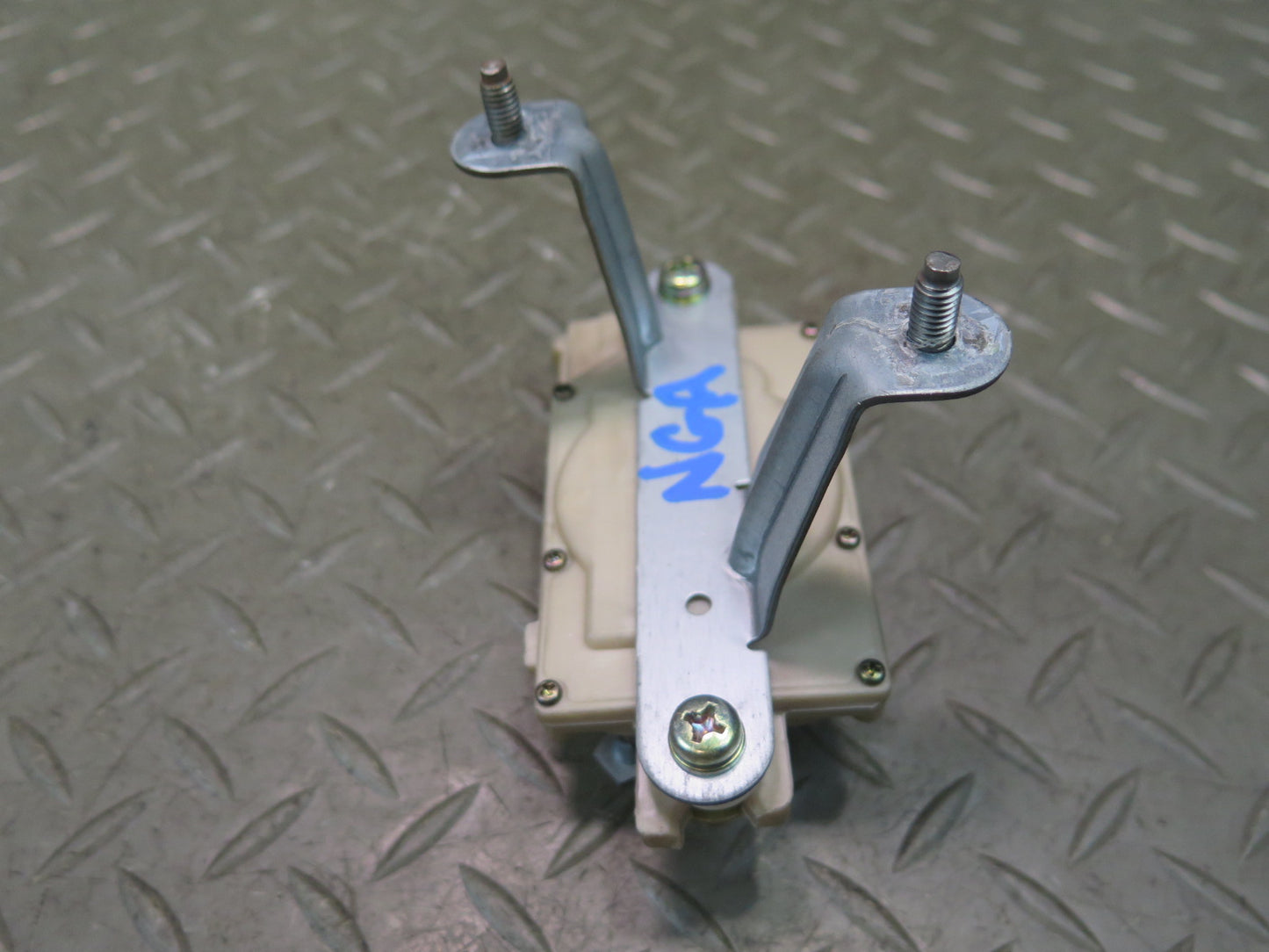 95-97 Nissan Gloria Cedric HY33 Fuel Lid Door Cover Actuator Motor OEM