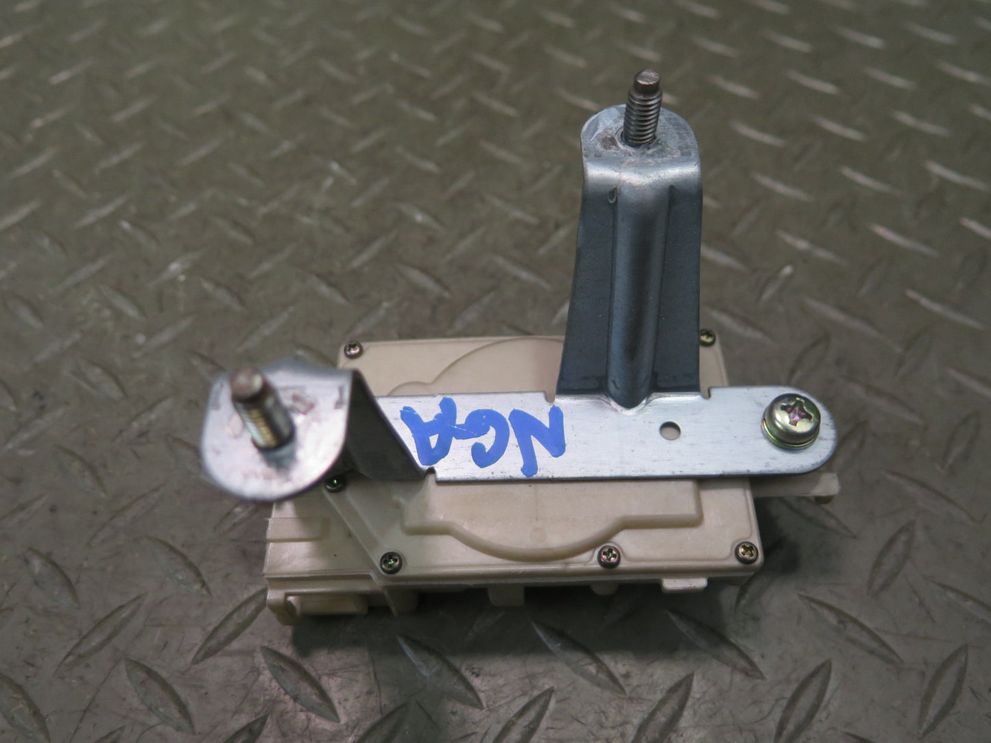 95-97 Nissan Gloria Cedric HY33 Fuel Lid Door Cover Actuator Motor OEM