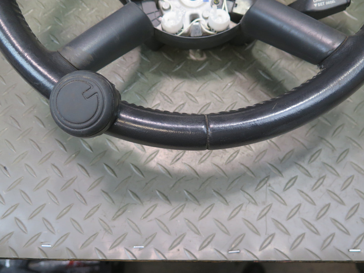 07-10 Jeep Wrangler JK Leather Steering Black w Cruise Switch OEM