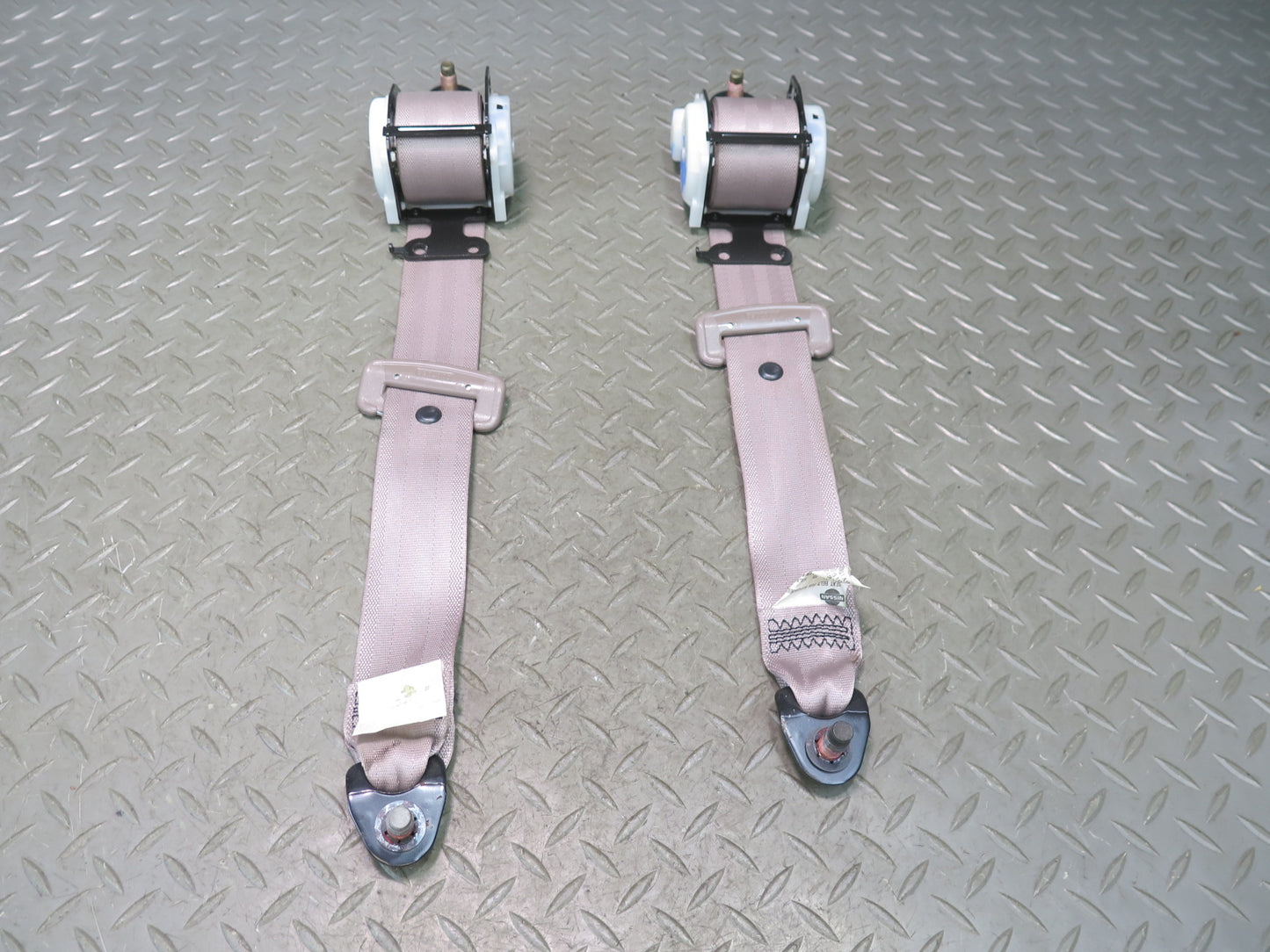 96-97 NISSAN GLORIA HY33 SET OF 2 FRONT LEFT & RIGHT SEATBELT RETRACTORS OEM