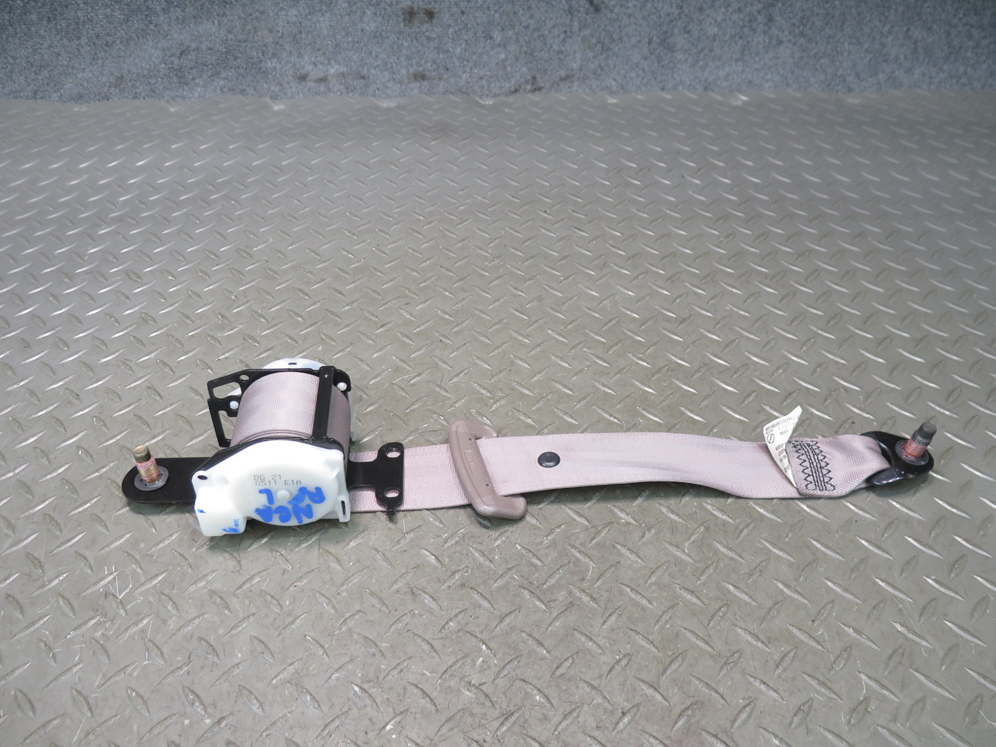 96-97 NISSAN GLORIA HY33 SET OF 2 FRONT LEFT & RIGHT SEATBELT RETRACTORS OEM