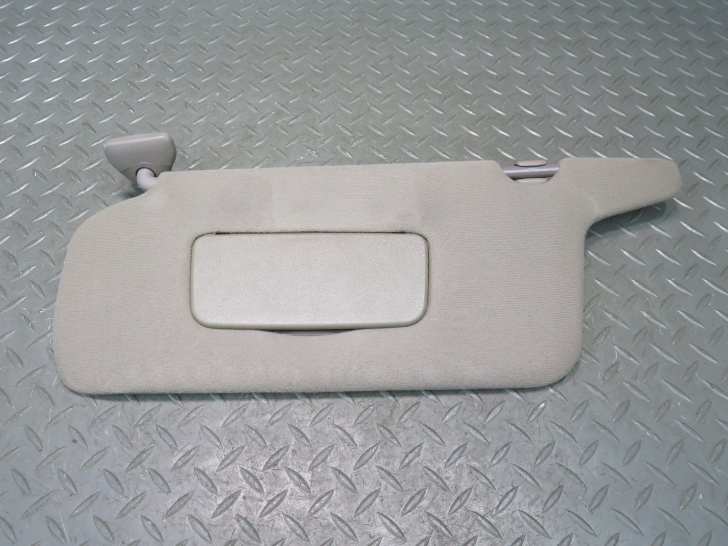 95-97 Nissan Gloria HY33 Front Left Right Sun Visor Set of 2 Brown OEM