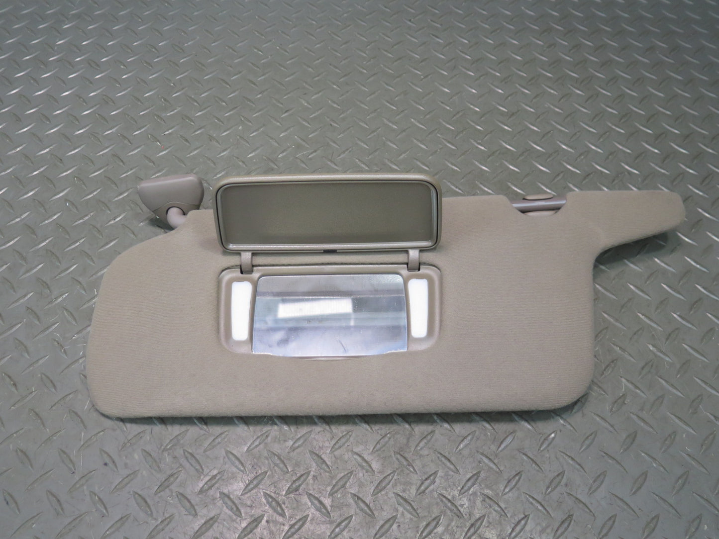 95-97 Nissan Gloria HY33 Front Left Right Sun Visor Set of 2 Brown OEM