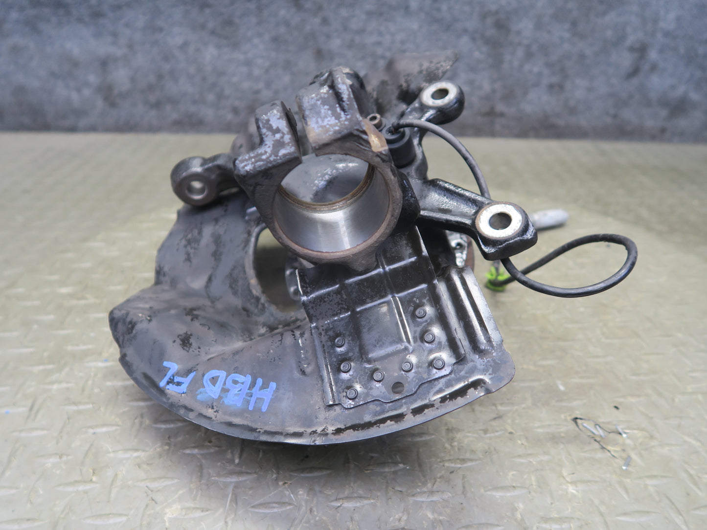 01-06 BMW E46 330ci RWD Front Left Spindle Knuckle Wheel Hub Bearing 119K OEM