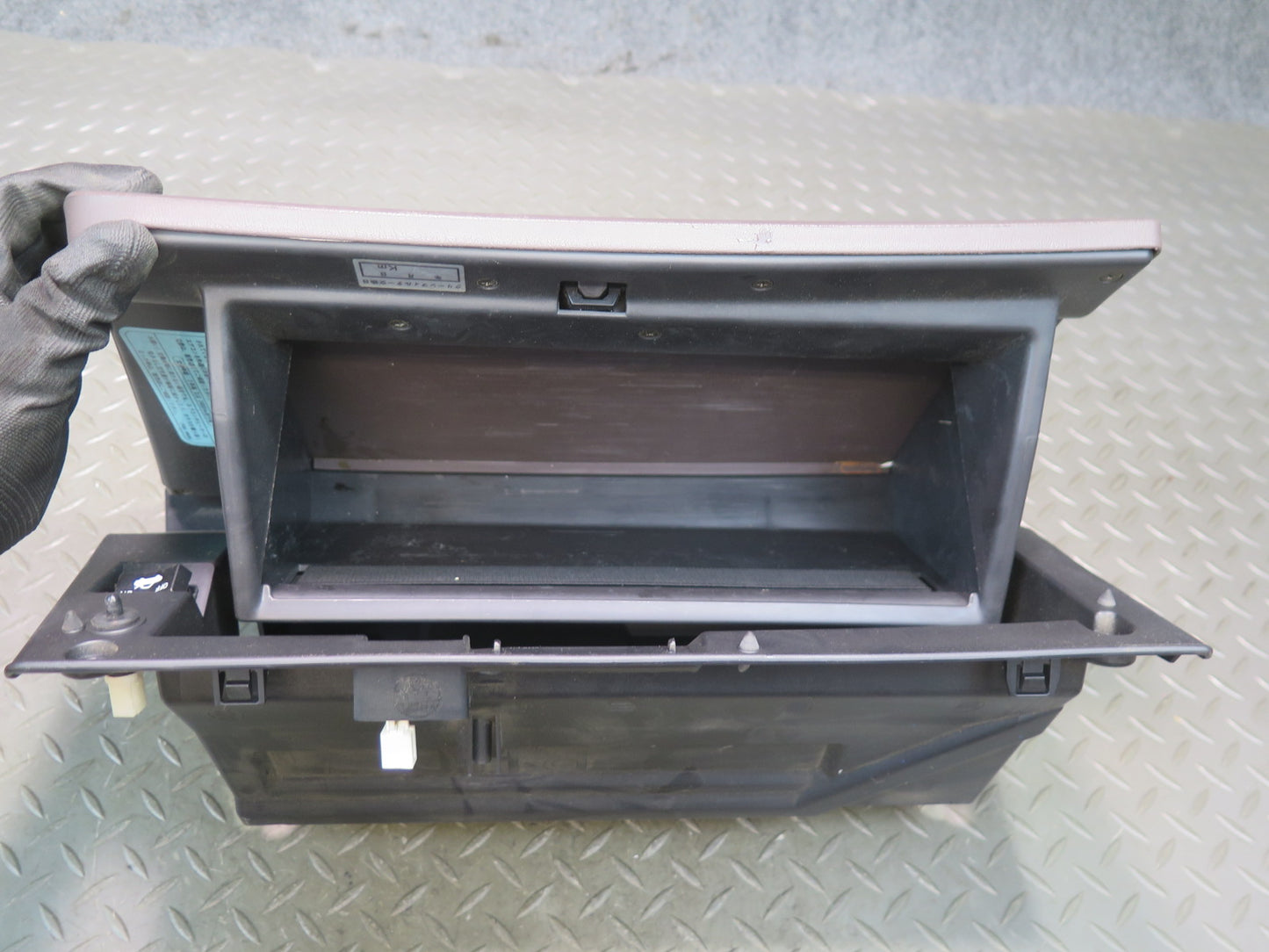 95-97 Nissan Gloria HY33 VIP Dash Glove Box Compartment Storage Brown OEM