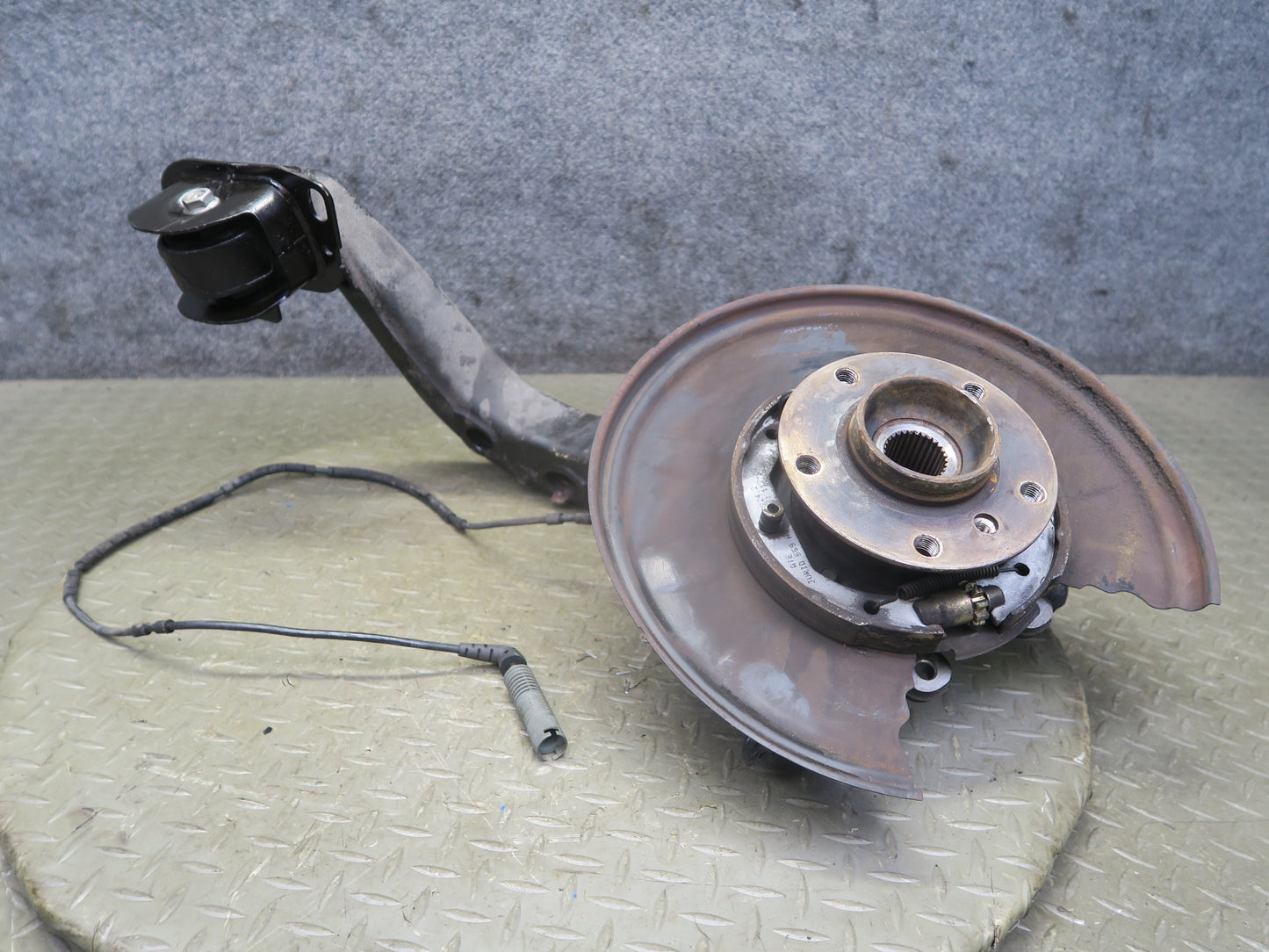 01-06 BMW E46 330ci RWD Rear Right Knuckle Wheel Hub Trailing Arm 119K Miles OEM