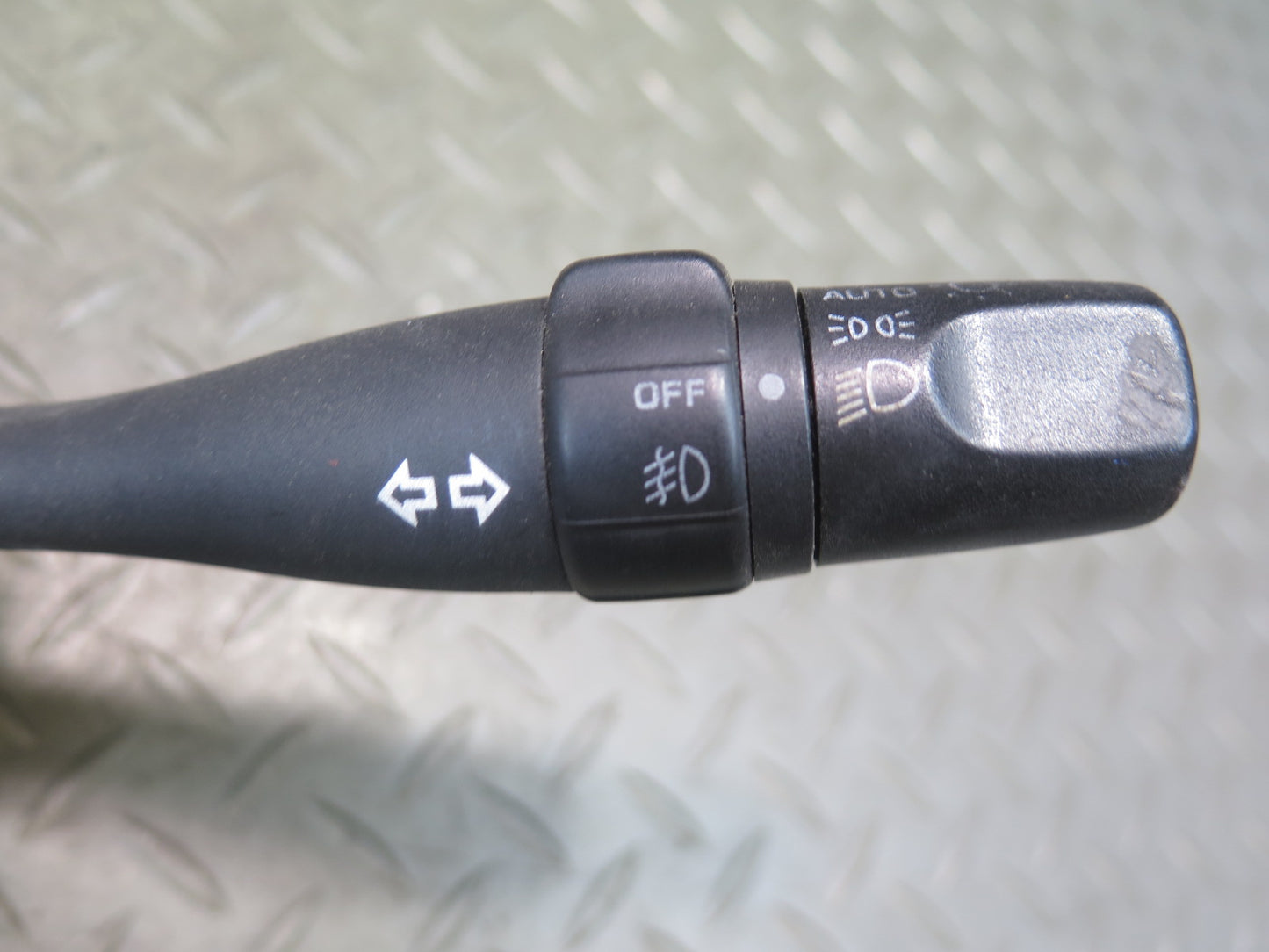 95-97 Nissan Gloria HY33 Steering Column Headlight Wiper Switch Assy OEM