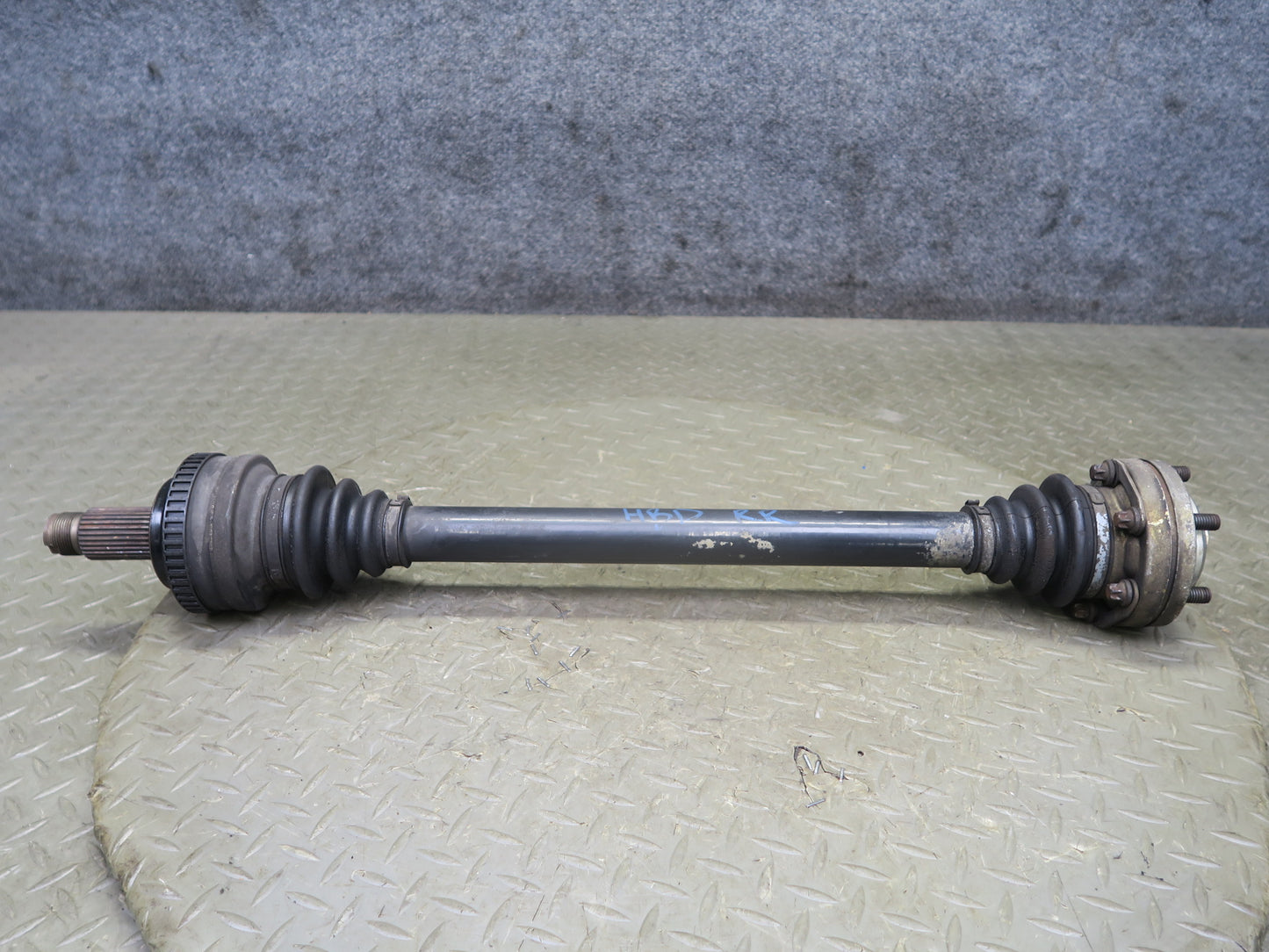 01-06 BMW E46 330Ci M54 RWD A/T Rear Right Suspension Axle Shaft 7505290 OEM