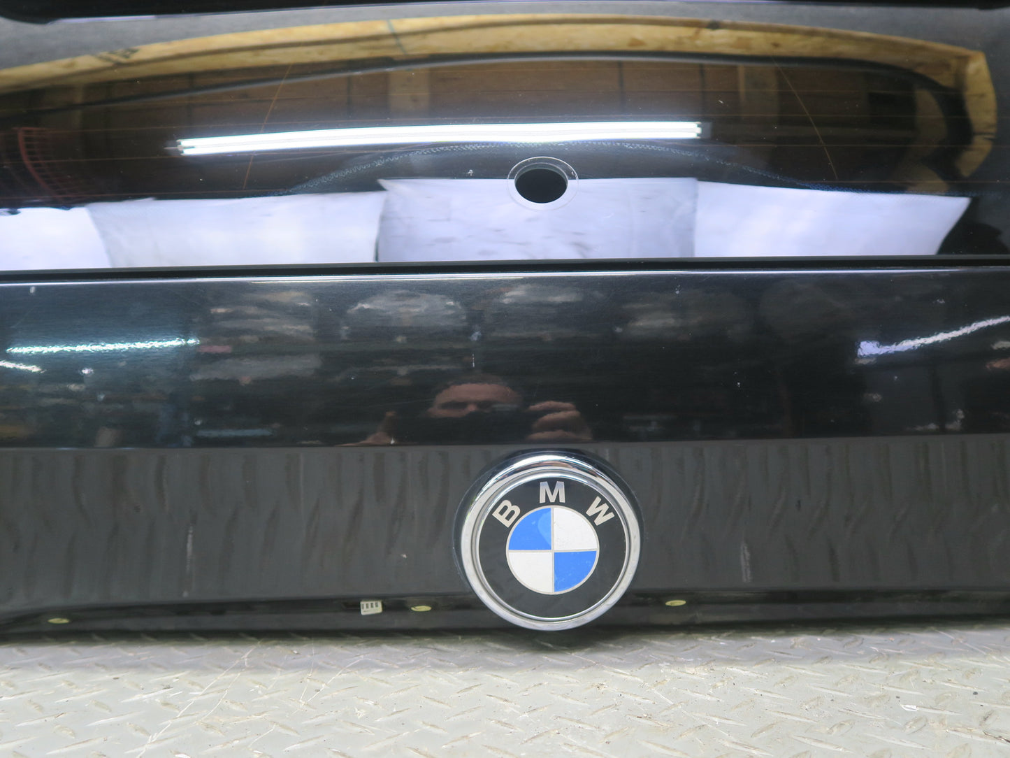 00-06 BMW E53 X5 Rear Trunk Lid Liftgate Upper Panel w Glass Black OEM