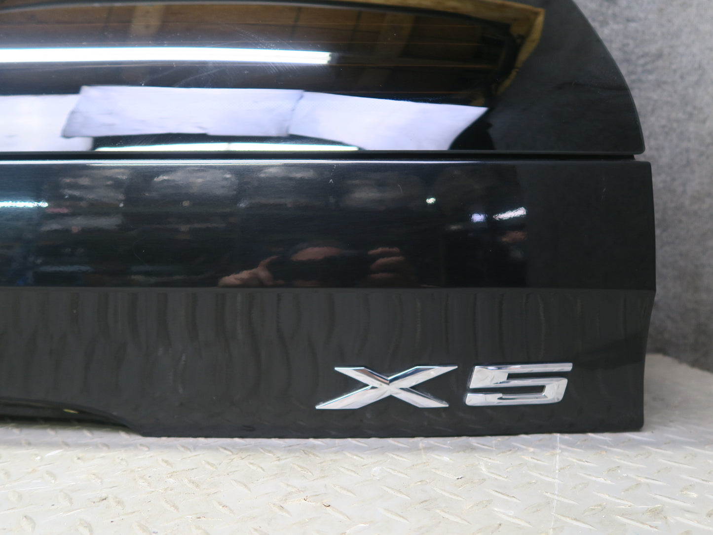 00-06 BMW E53 X5 Rear Trunk Lid Liftgate Upper Panel w Glass Black OEM