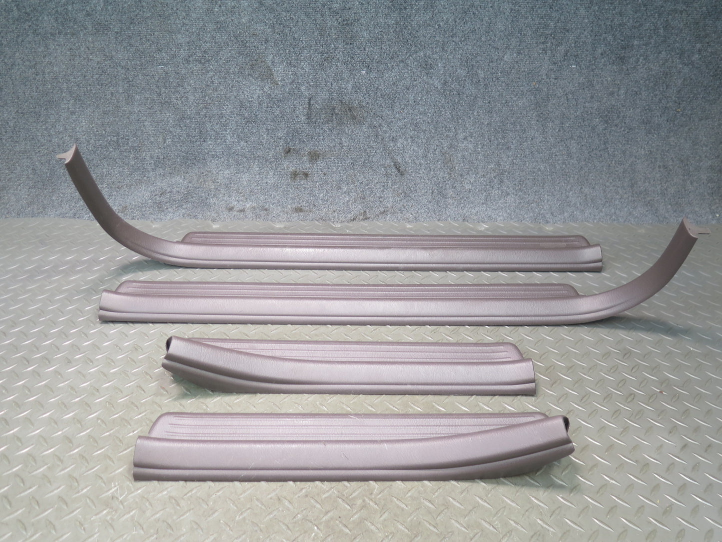 95-97 Nissan Gloria HY33 Set of 4 Front & Rear Door Scuff Sill Plate Trim OEM