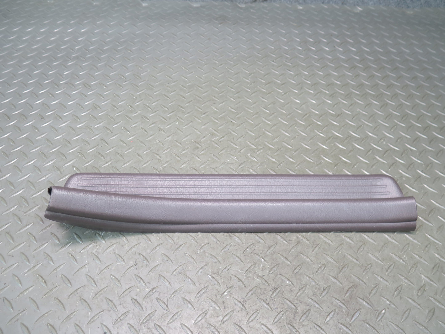 95-97 Nissan Gloria HY33 Set of 4 Front & Rear Door Scuff Sill Plate Trim OEM