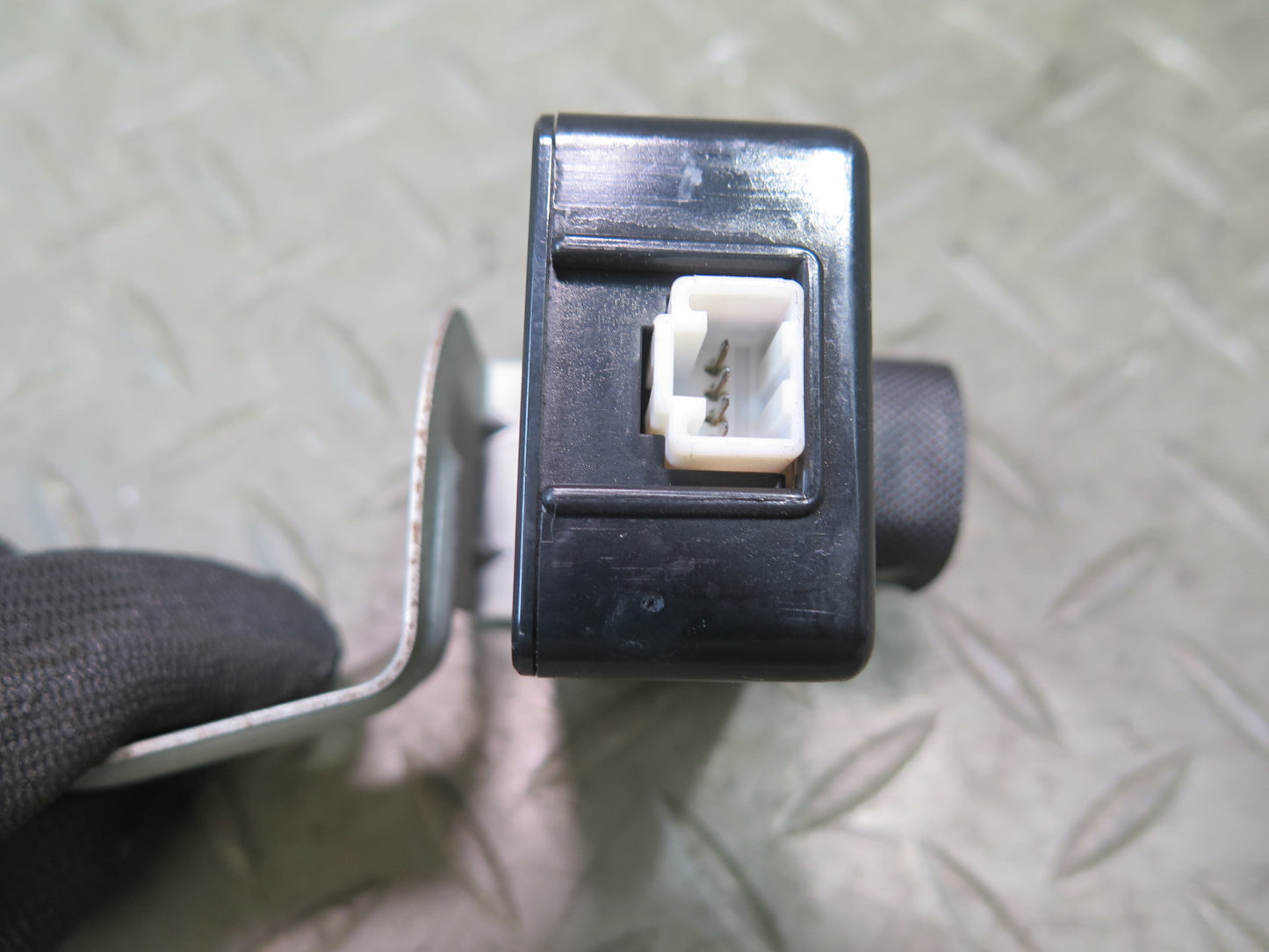 95-97 Nissan Gloria Cedric HY33 DAY Time Running Light Control Module OEM