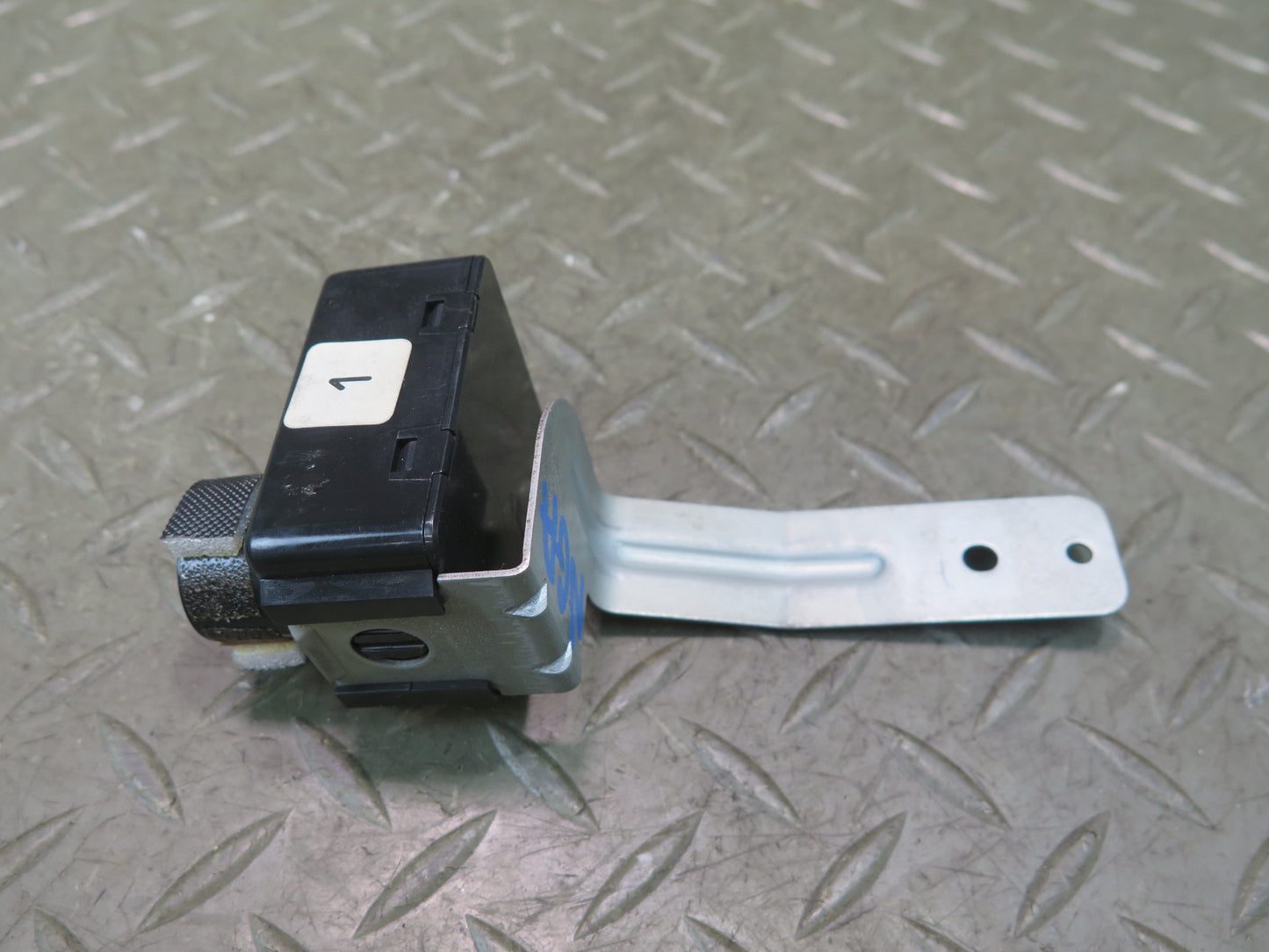 95-97 Nissan Gloria Cedric HY33 DAY Time Running Light Control Module OEM