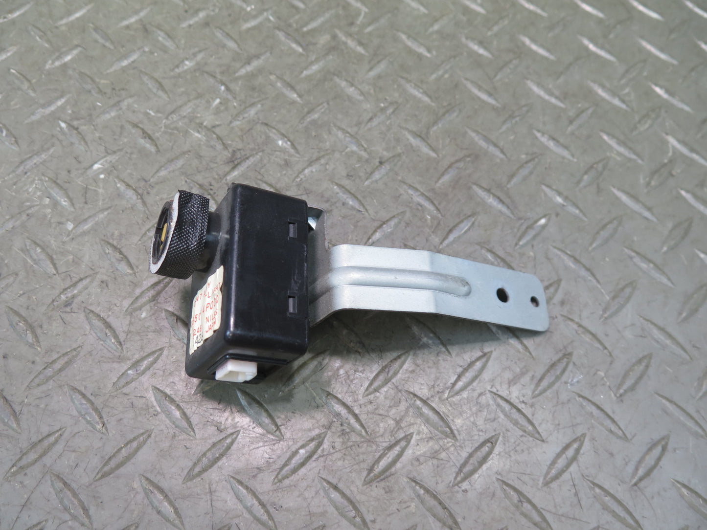95-97 Nissan Gloria Cedric HY33 DAY Time Running Light Control Module OEM
