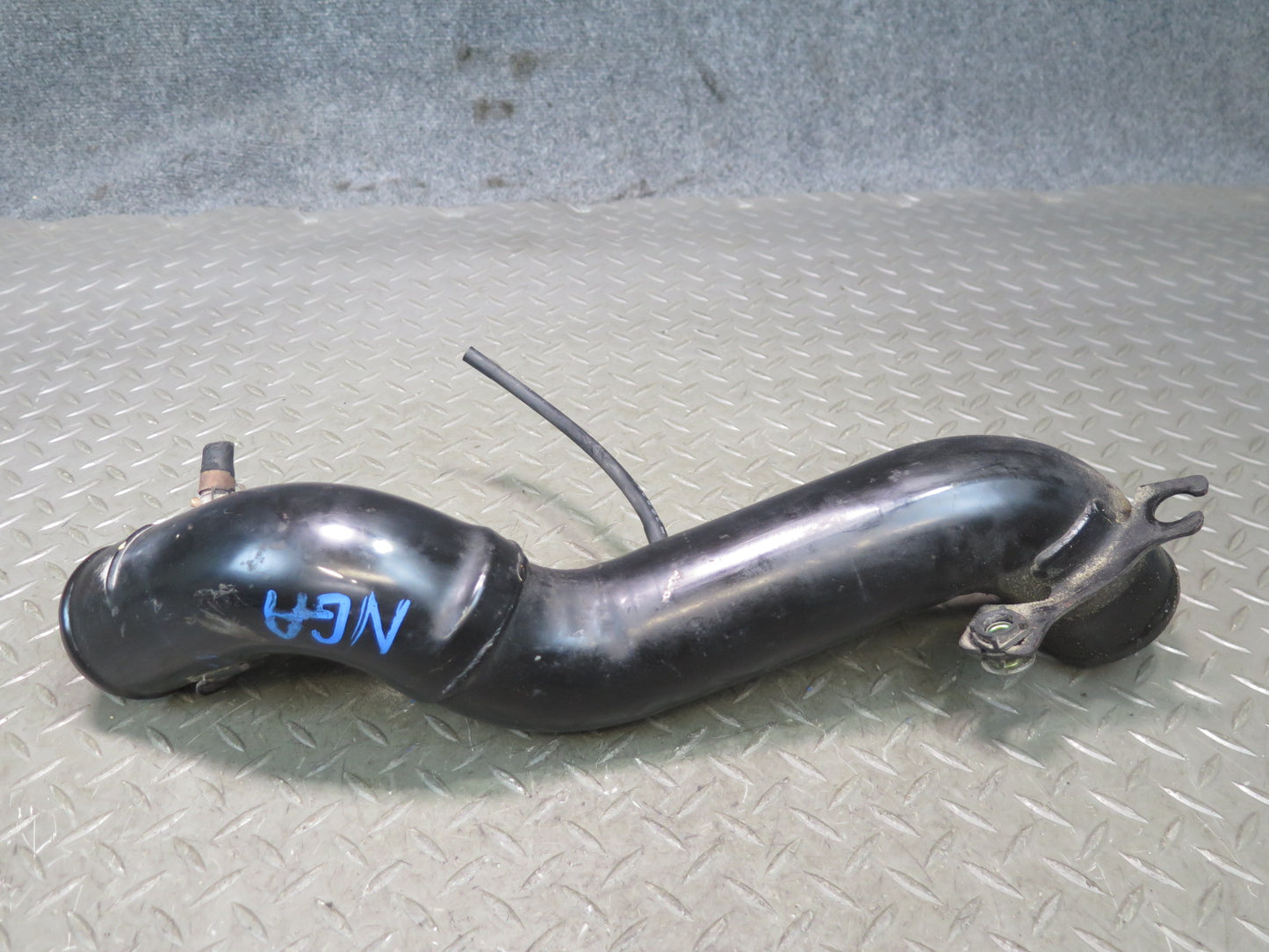 95-97 Nissan Gloria HY33 VQ30DET Turbo Right Intercooler Air Hard Pipe Line OEM