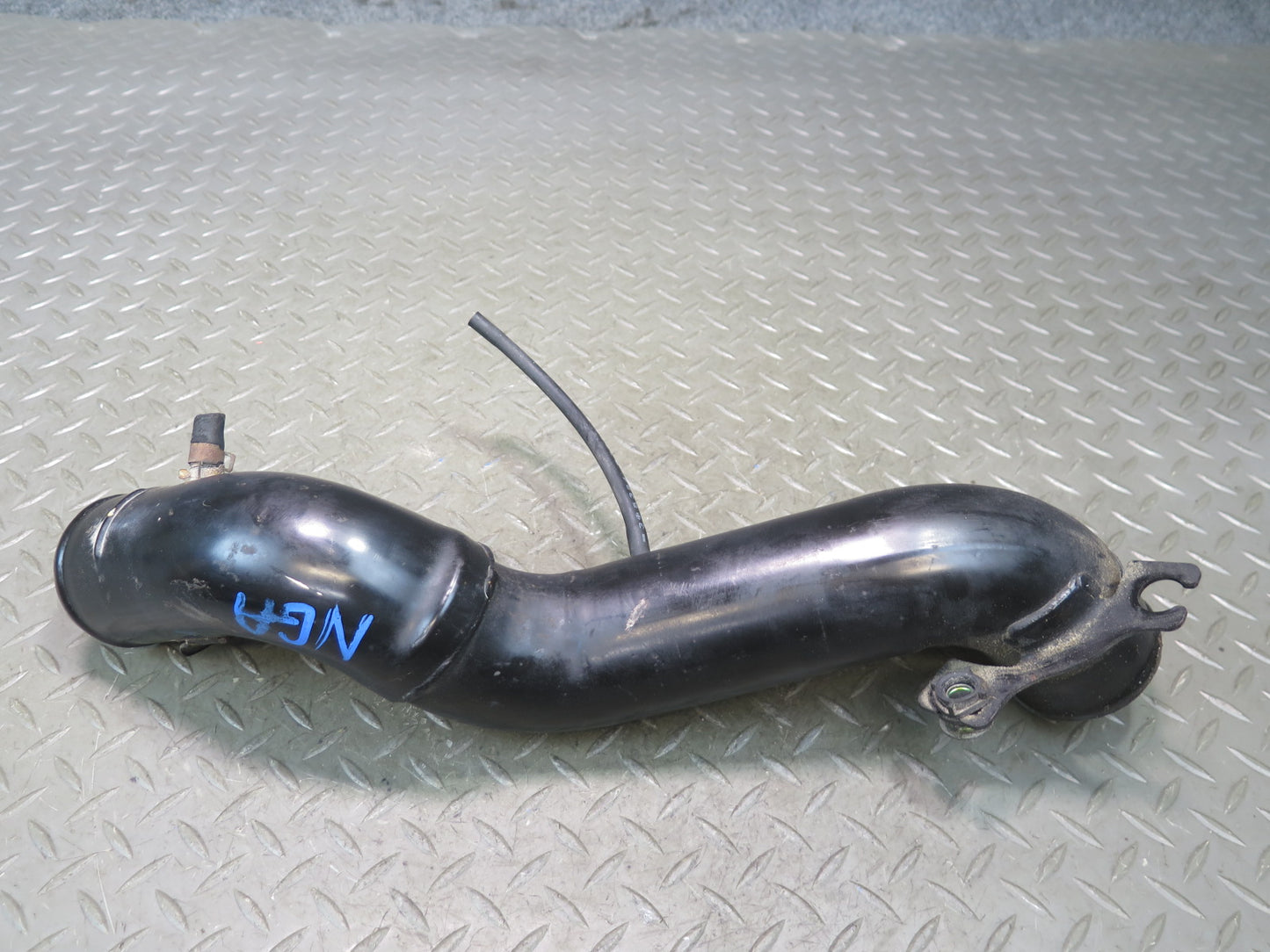 95-97 Nissan Gloria HY33 VQ30DET Turbo Right Intercooler Air Hard Pipe Line OEM
