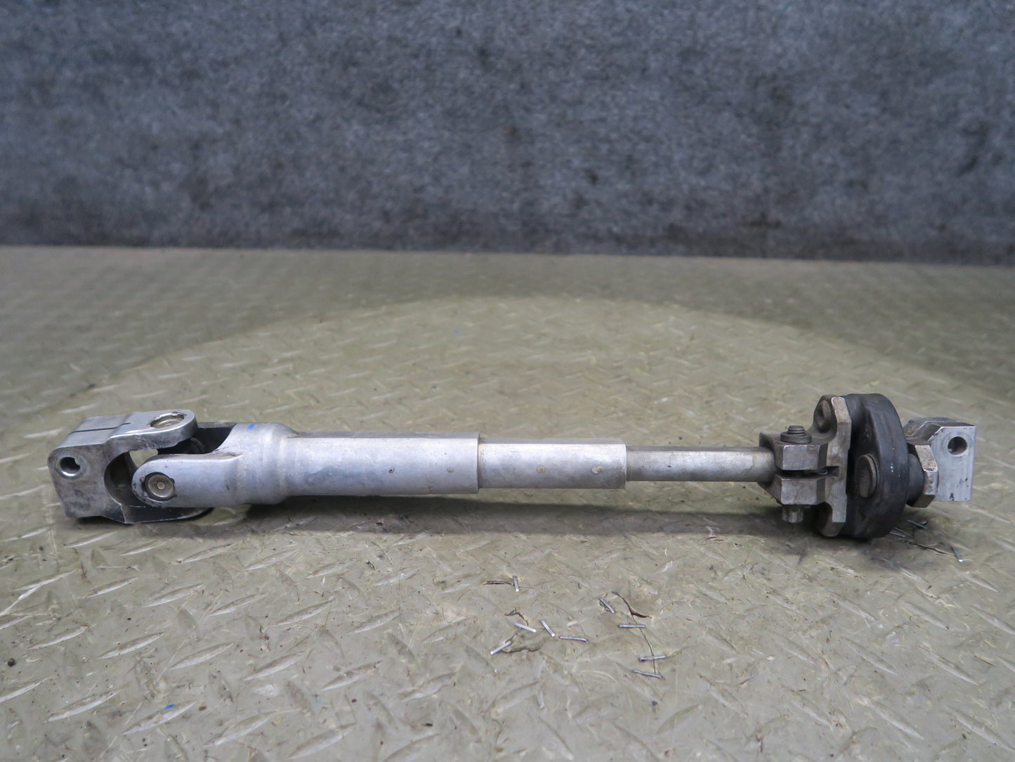 01-06 BMW E46 330Ci Steering Column U Joint Linkage Shaft OEM