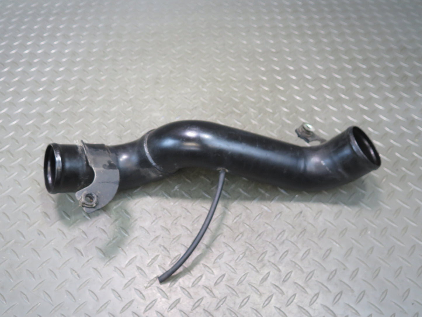 95-97 Nissan Gloria HY33 VQ30DET Turbo Right Intercooler Air Hard Pipe Line OEM