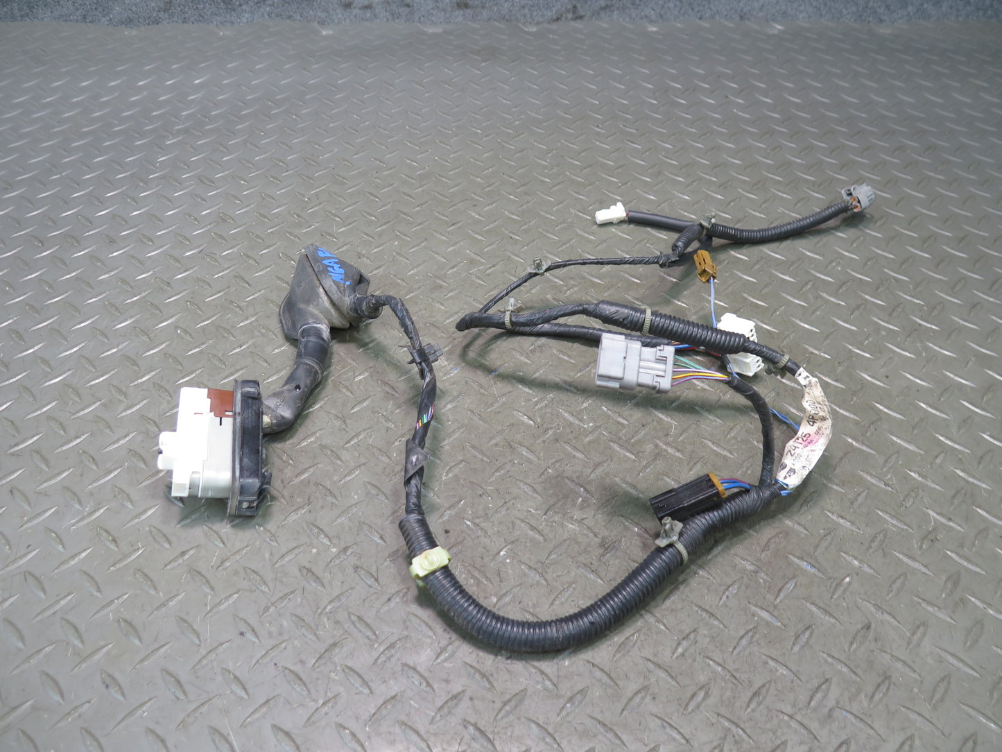 95-97 Nissan Gloria HY33 VIP Front Left Door Wire Wiring Harness 24125-4P000 OEM
