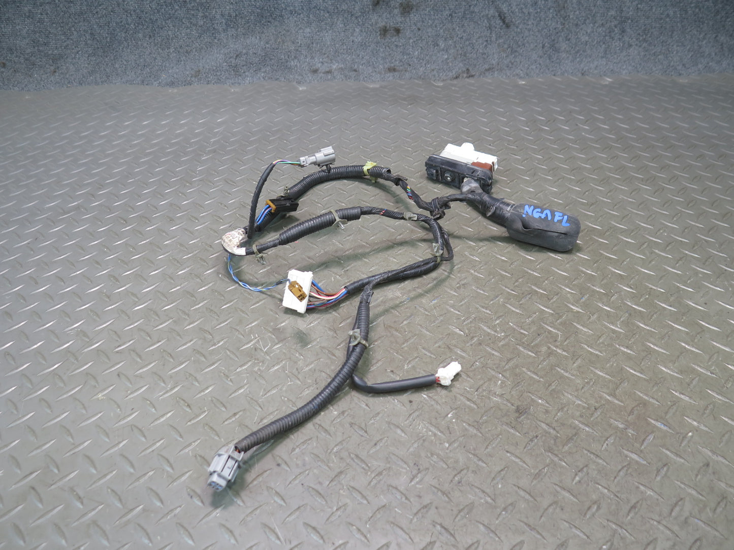 95-97 Nissan Gloria HY33 VIP Front Left Door Wire Wiring Harness 24125-4P000 OEM