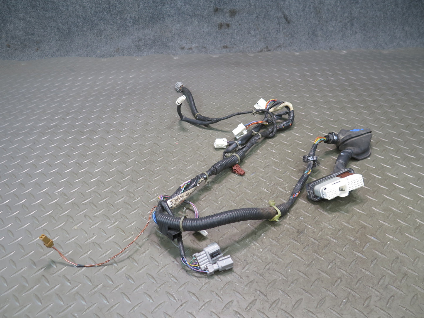 95-97 Nissan Gloria HY33 3.0L VIP Front Right Door Wire Wiring Harness OEM