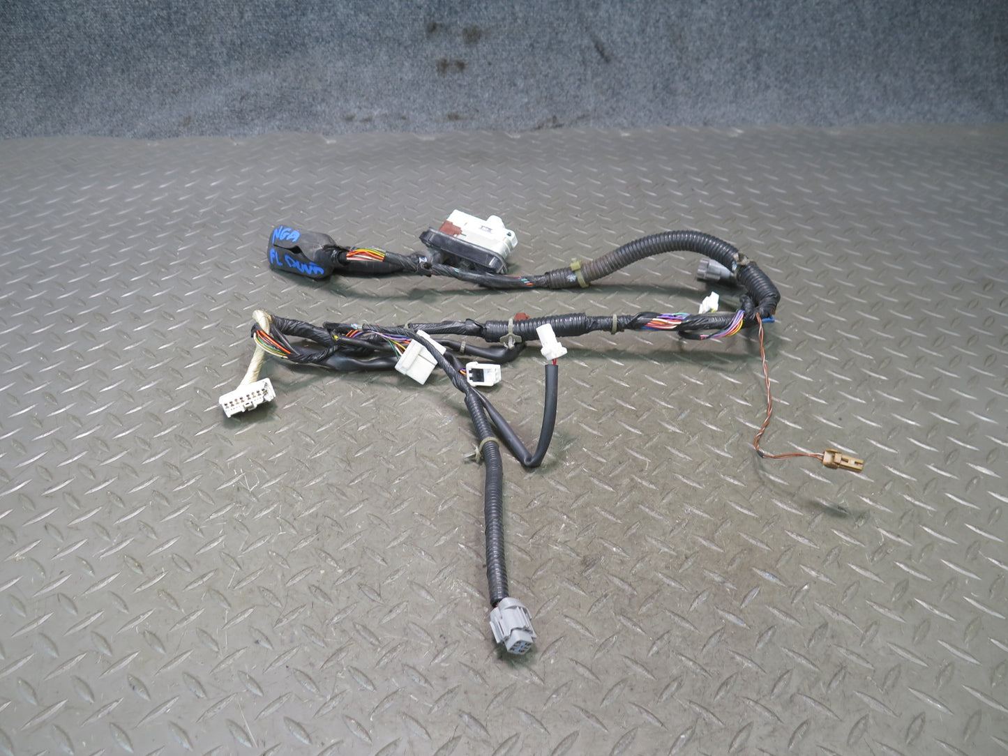 95-97 Nissan Gloria HY33 3.0L VIP Front Right Door Wire Wiring Harness OEM