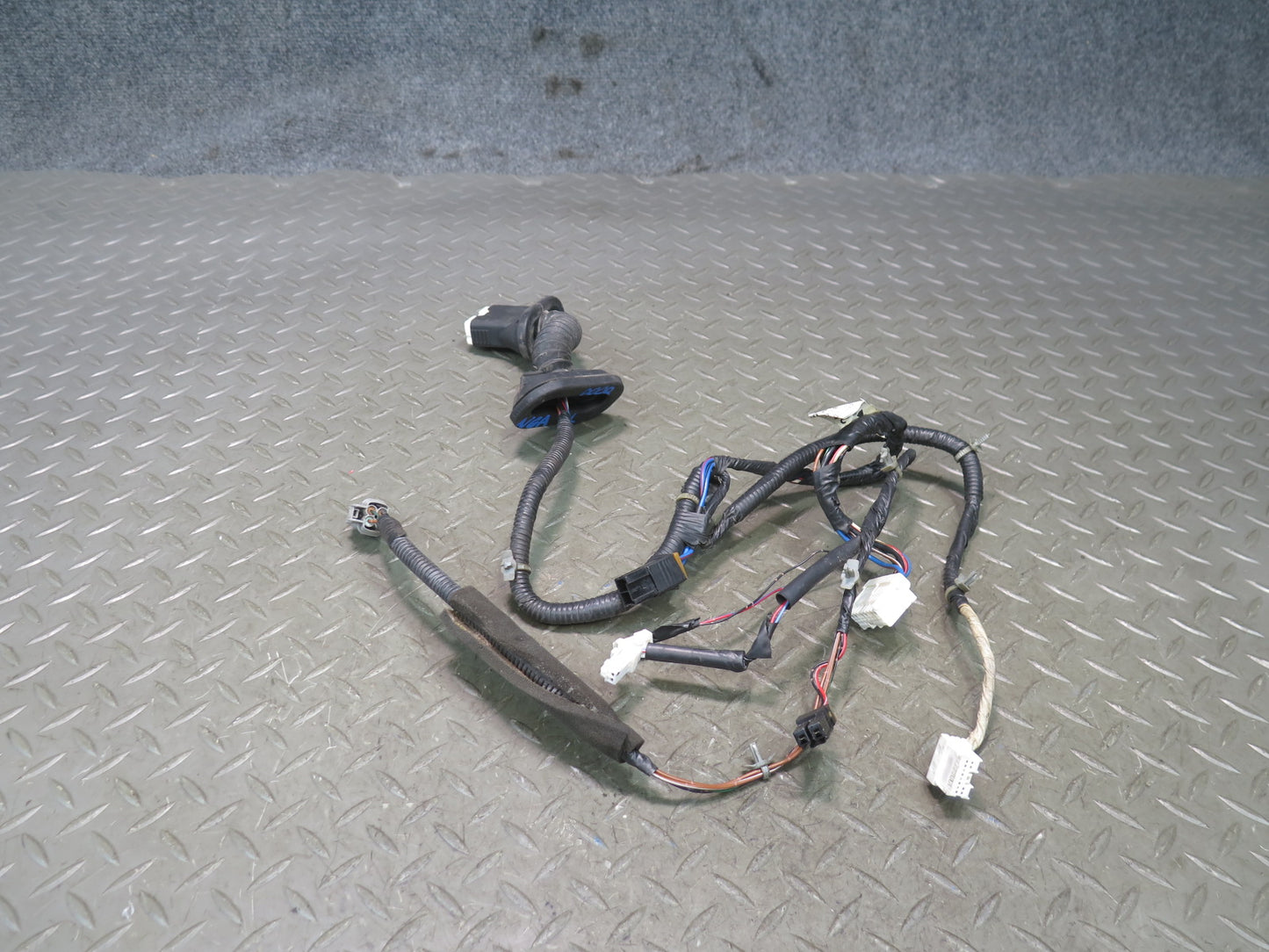 95-97 Nissan Gloria HY33 VIP Rear Left Door Wire Wiring Harness OEM