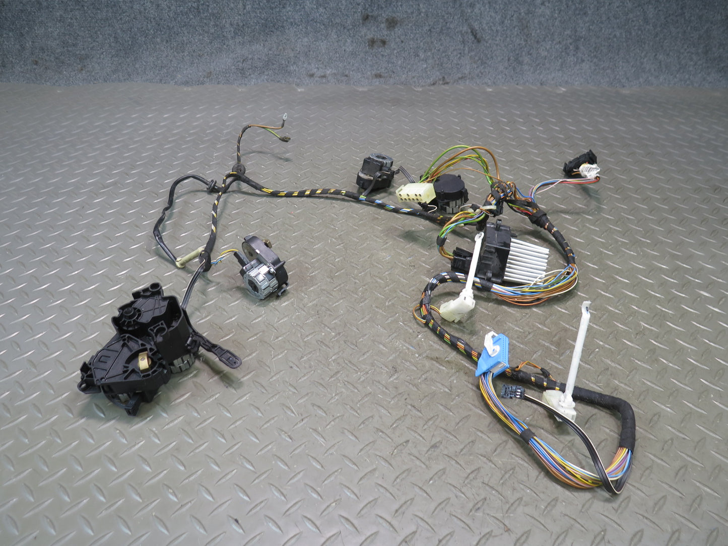 96-99 BMW E36 328iC A/C Heater Flap Servo Door Actuator Motor Wiring Set OEM