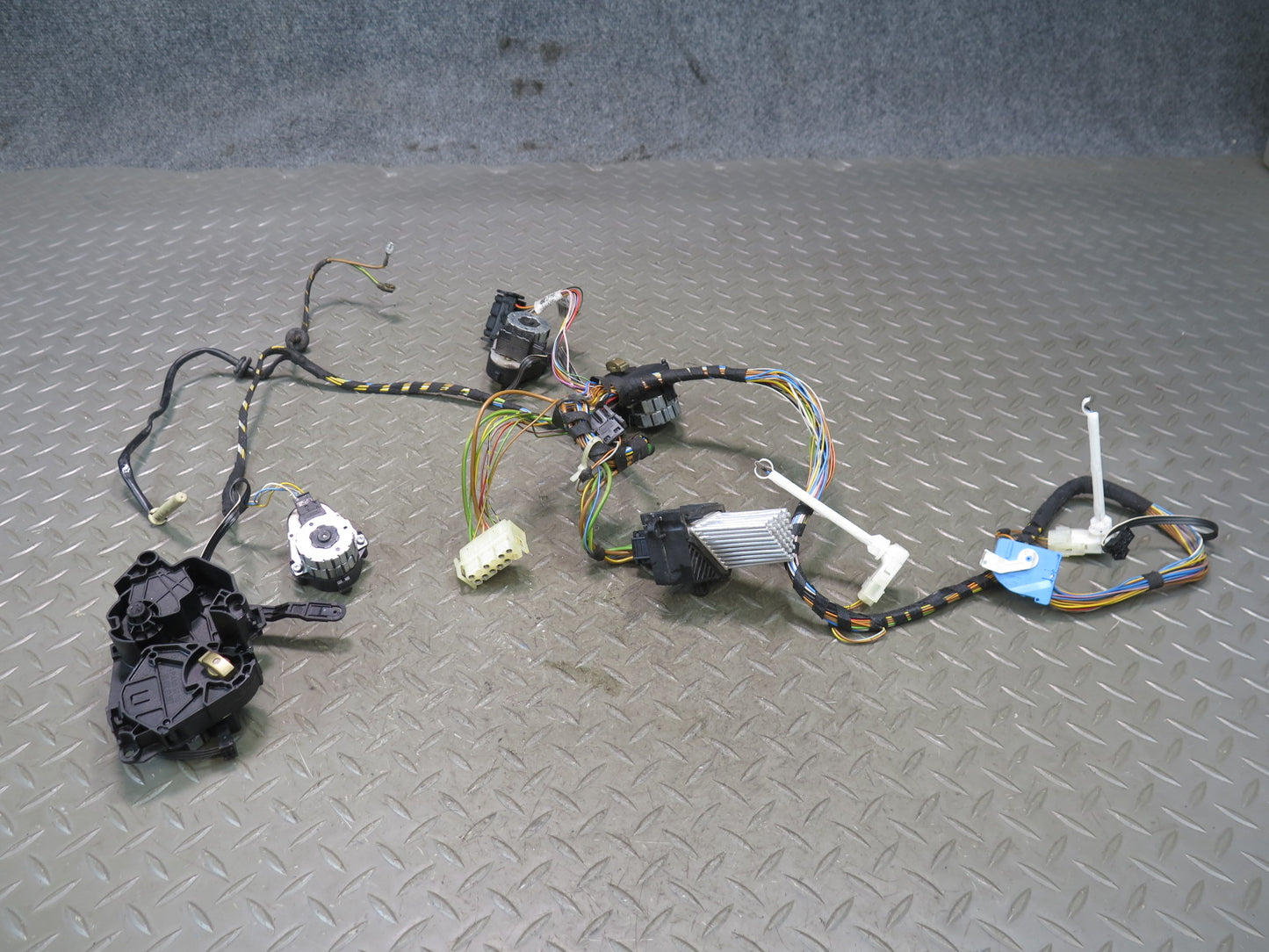 96-99 BMW E36 328iC A/C Heater Flap Servo Door Actuator Motor Wiring Set OEM