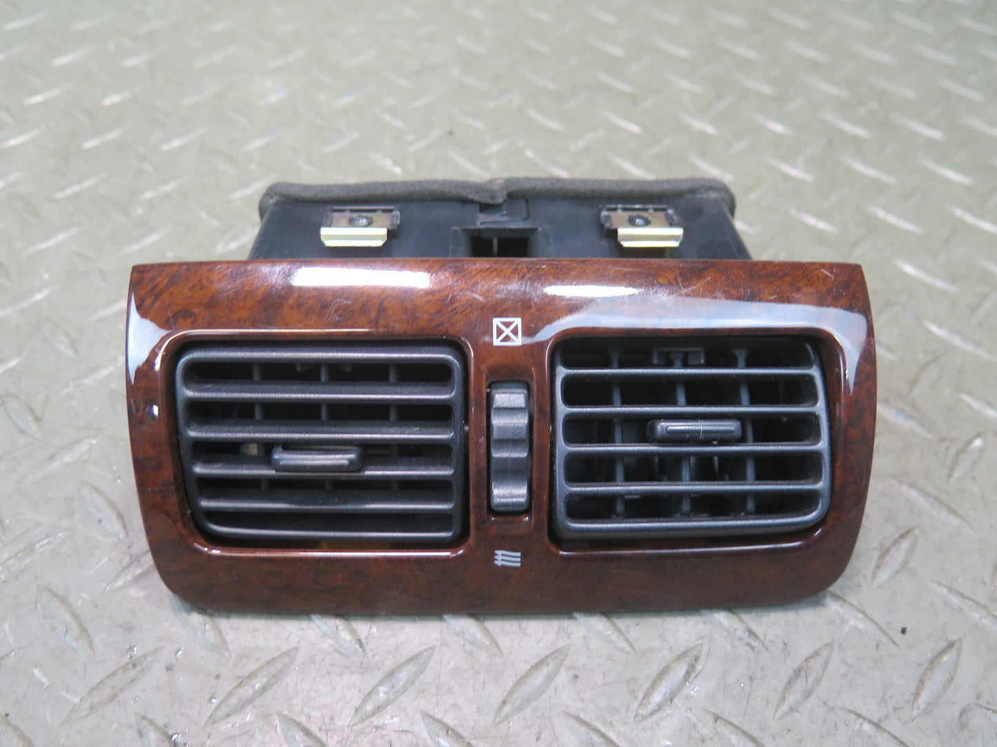 95-97 Nissan Gloria HY33 Front & Rear Center Air Vent Grille w Wood Trim Set OEM
