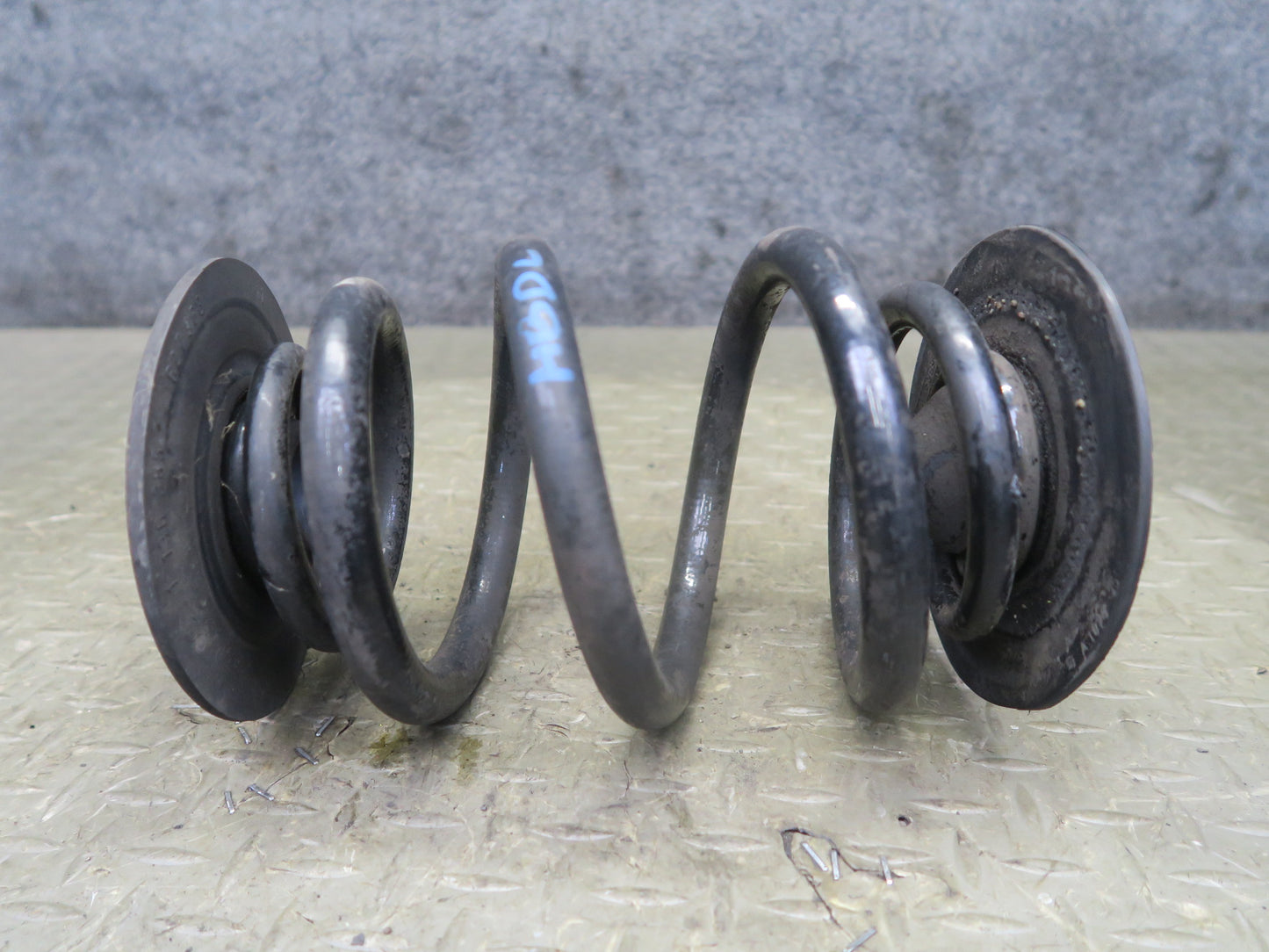 01-06 BMW E46 330Ci Convertible Set of 2 Rear Left & Right Coil Spring OEM