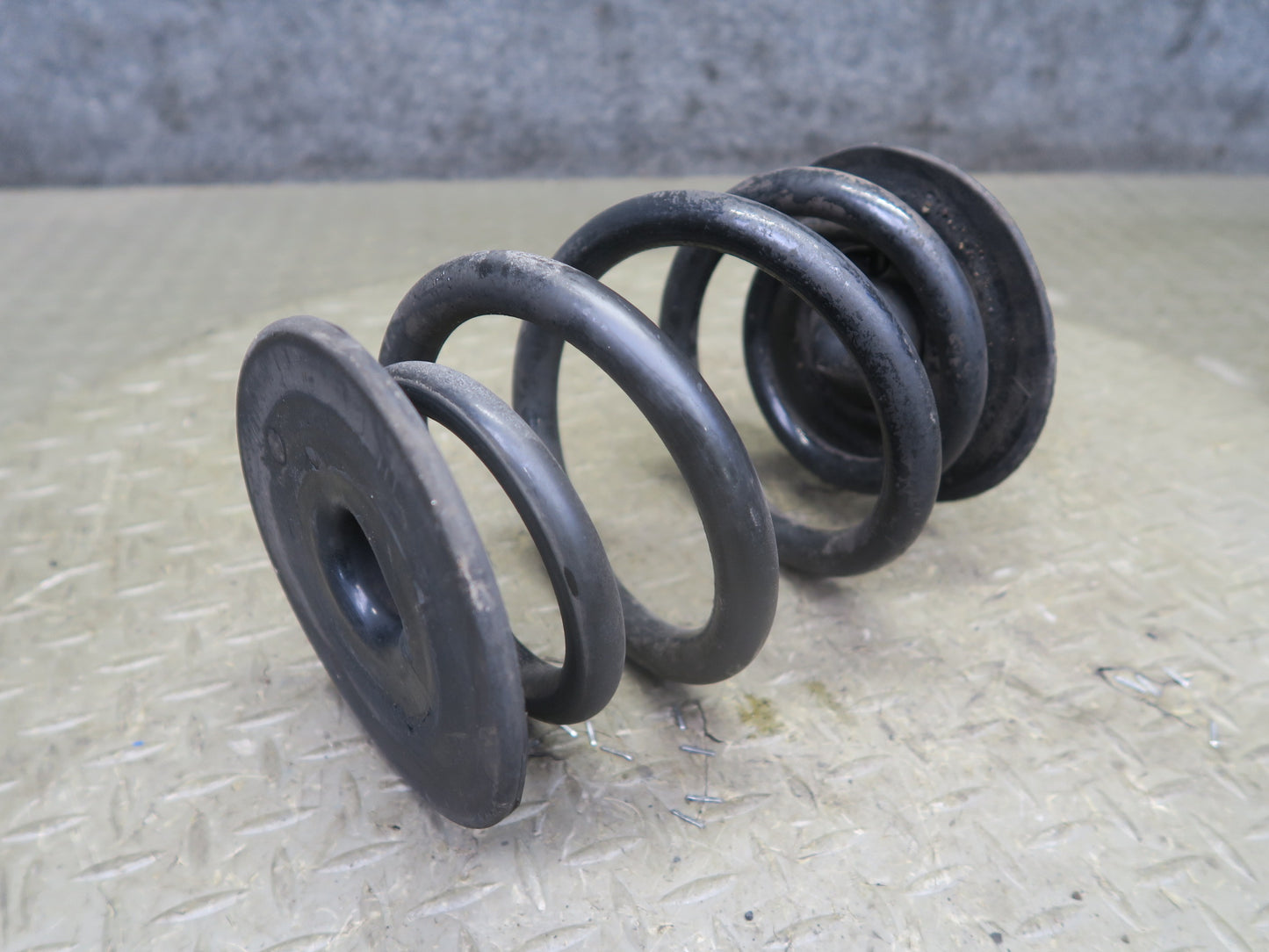 01-06 BMW E46 330Ci Convertible Set of 2 Rear Left & Right Coil Spring OEM