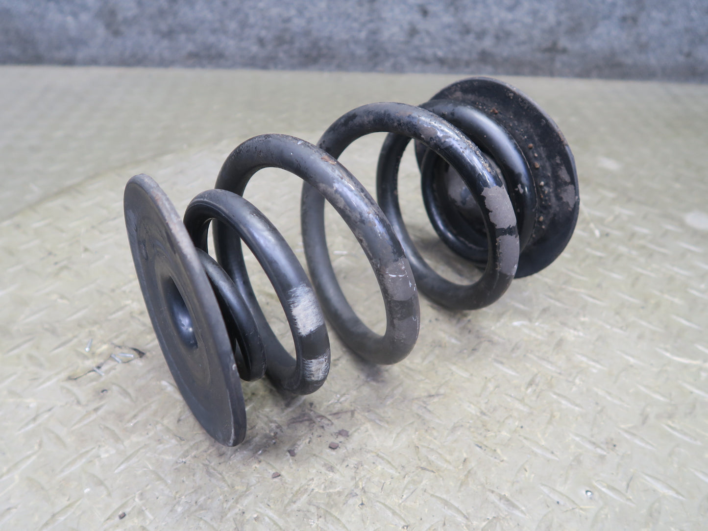 01-06 BMW E46 330Ci Convertible Set of 2 Rear Left & Right Coil Spring OEM