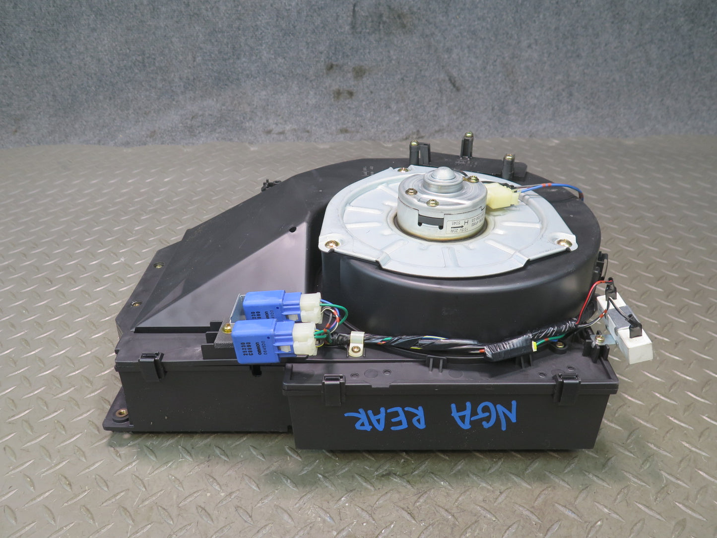 95-97 Nissan Gloria HY33 VIP Rear Air Purifier Assembly 79190-4P000 OEM