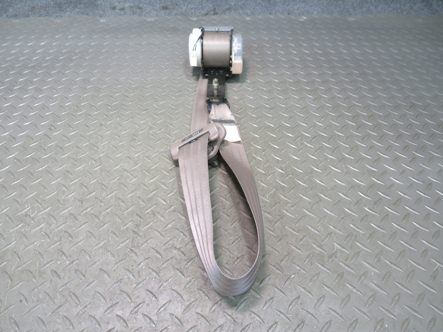 96-97 NISSAN GLORIA HY33 SET OF 2 REAR LEFT & RIGHT SEATBELT RETRACTORS OEM