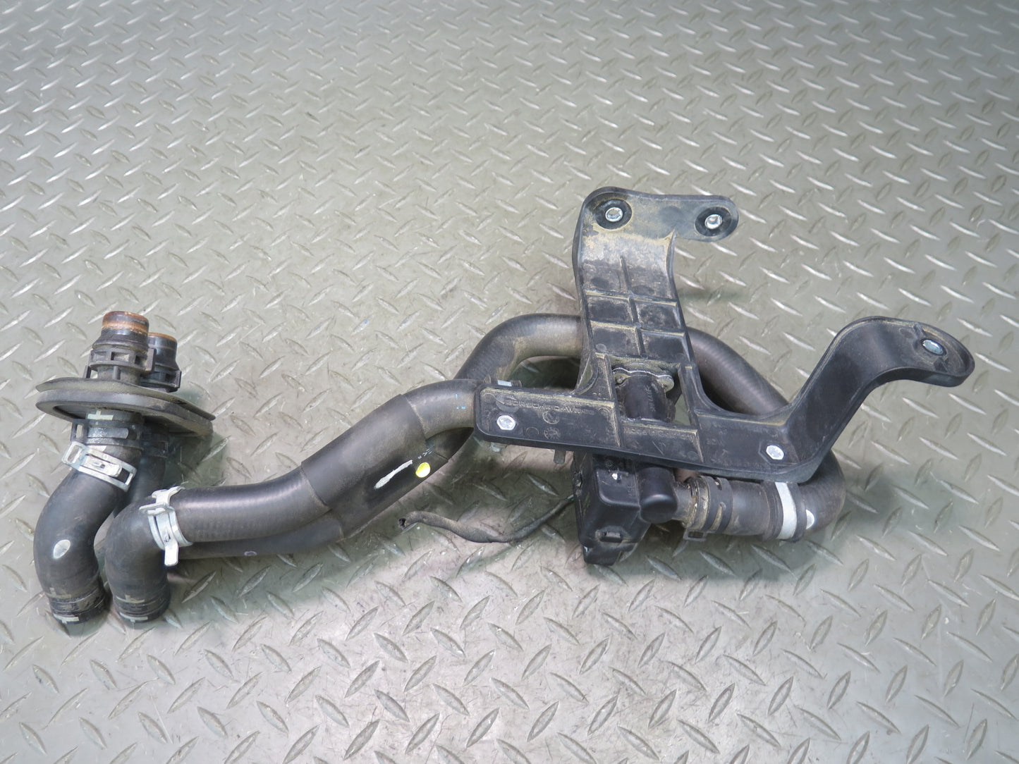 2015-2018 Porsche Macan Turbo Hvac Heater Control Solenoid Valve W/ Hose Assy