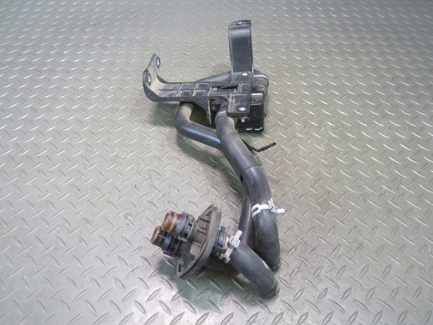 2015-2018 Porsche Macan Turbo Hvac Heater Control Solenoid Valve W/ Hose Assy
