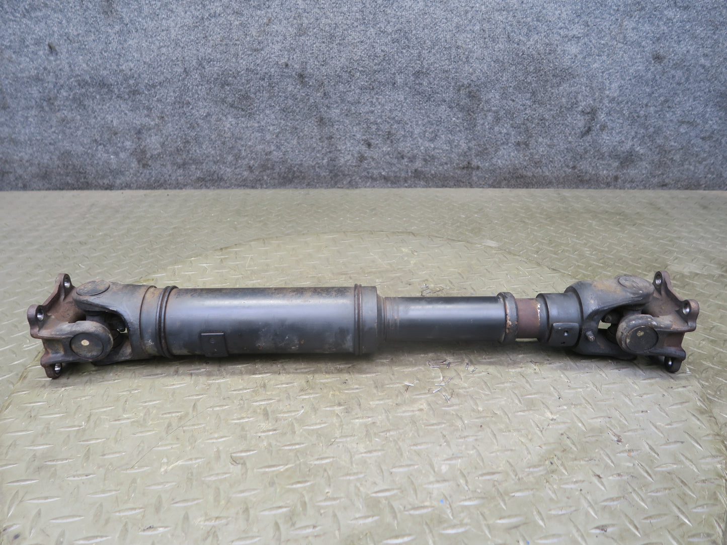 2003-2007 Lexus UZJ100L LX470 AWD A/T Front Drive Shaft Driveshaft
