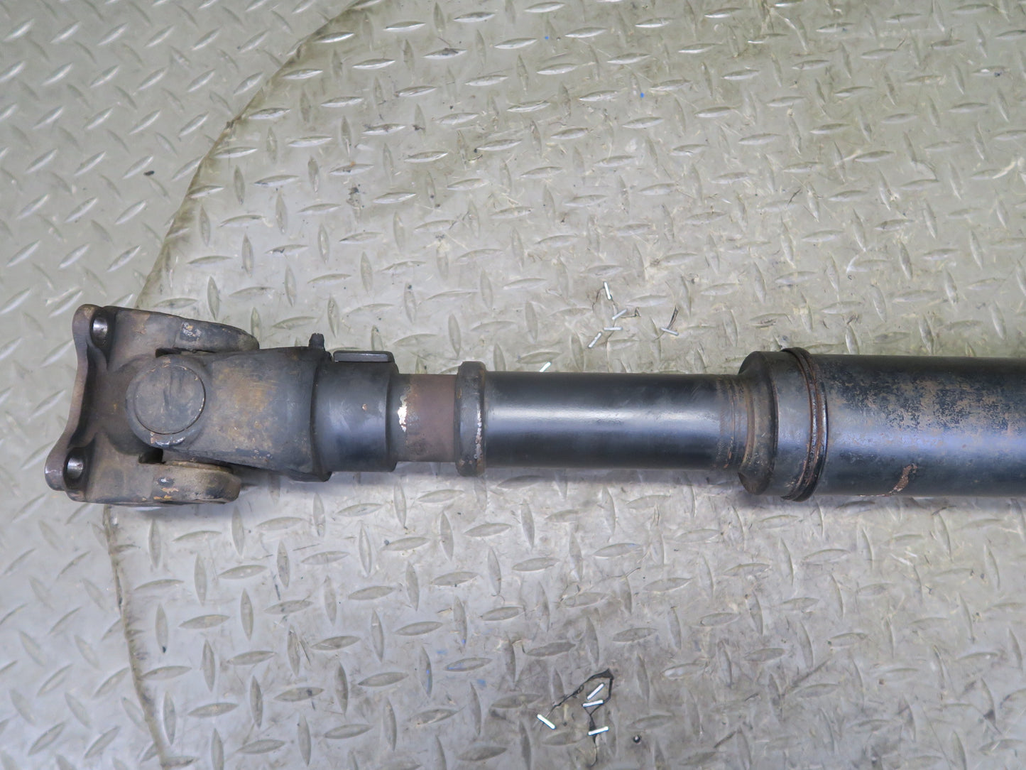 2003-2007 Lexus UZJ100L LX470 AWD A/T Front Drive Shaft Driveshaft
