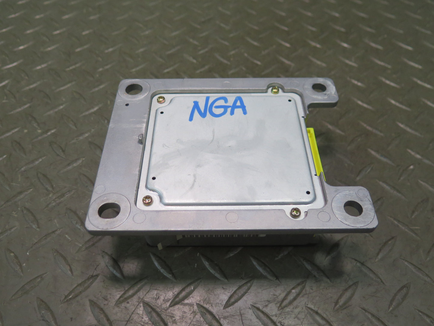 96-97 NISSAN GLORIA HY33 AIR BAG SRS COMPUTER UNIT OEM