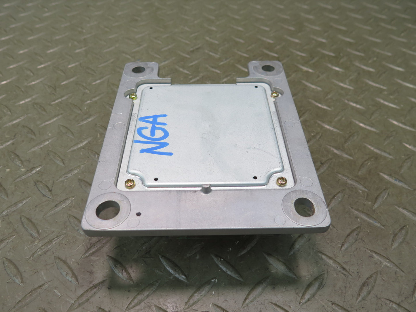 96-97 NISSAN GLORIA HY33 AIR BAG SRS COMPUTER UNIT OEM