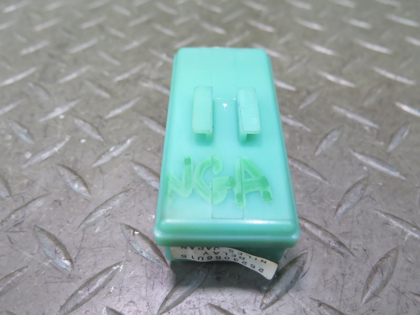 95-97 Nissan Gloria Cedric HY33 Telephone Relay 25230-66U15 OEM
