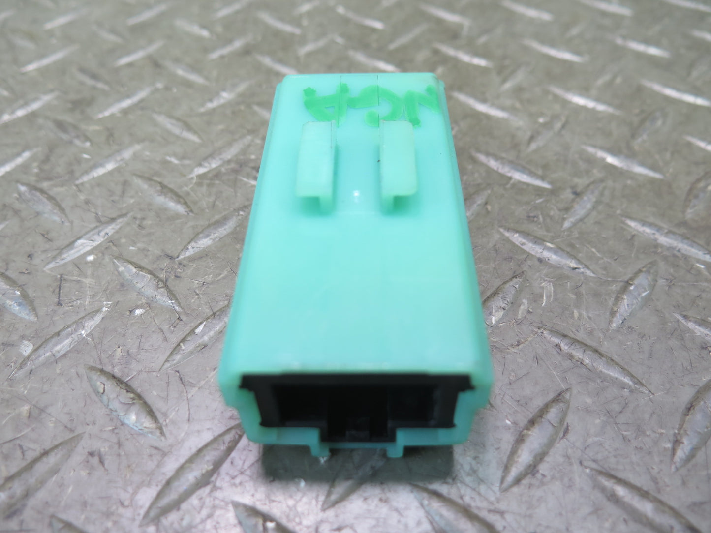 95-97 Nissan Gloria Cedric HY33 Telephone Relay 25230-66U15 OEM