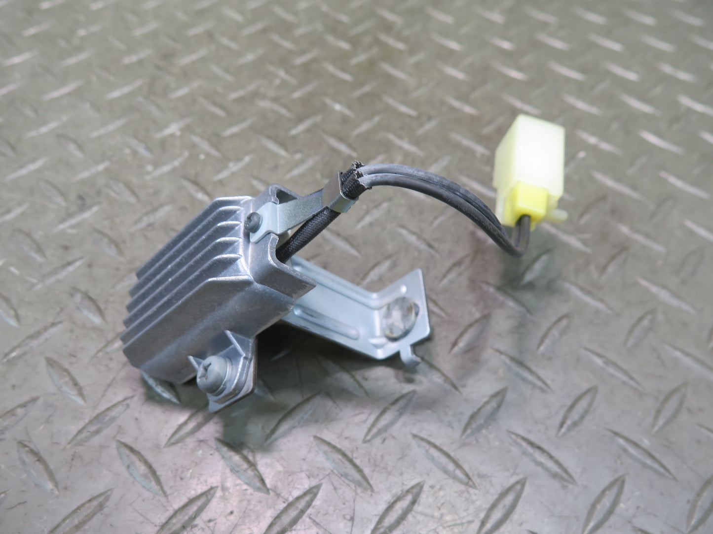 95-97 Nissan Gloria VQ30DET Turbo Fuel Pump Resistor Module 22698-4P210 OEM