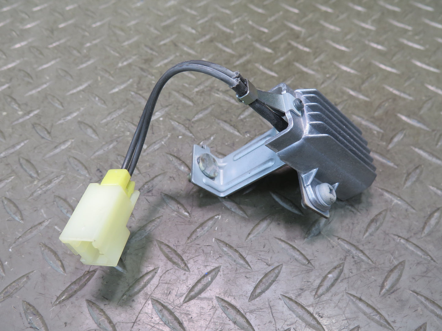 95-97 Nissan Gloria VQ30DET Turbo Fuel Pump Resistor Module 22698-4P210 OEM