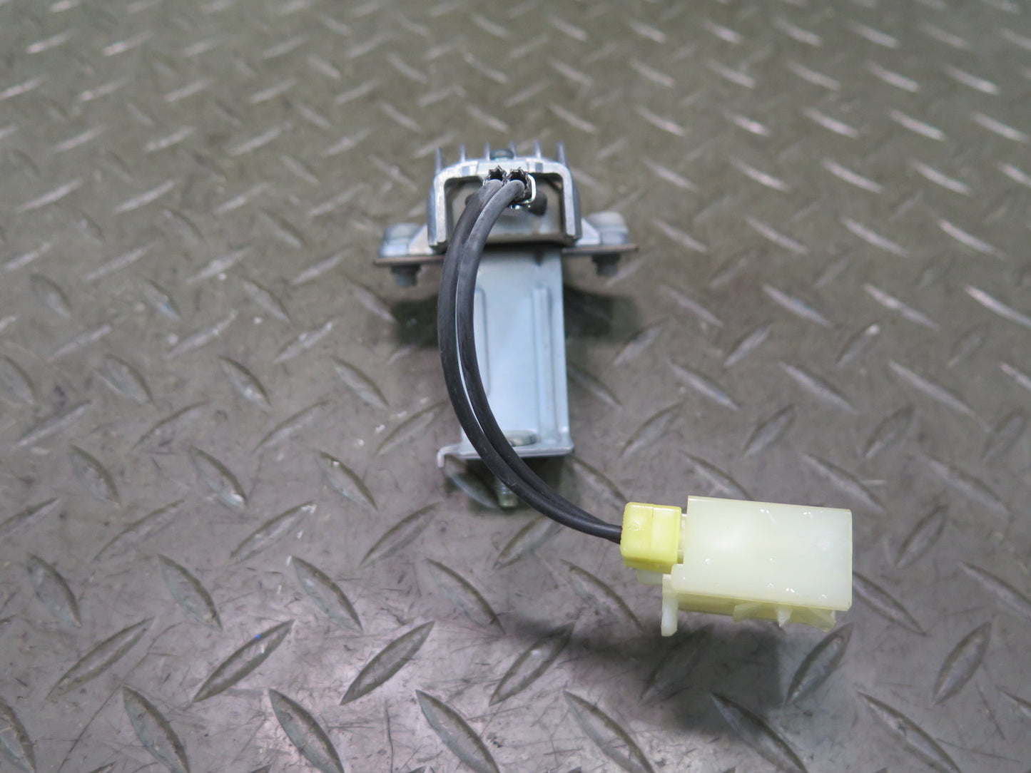 95-97 Nissan Gloria VQ30DET Turbo Fuel Pump Resistor Module 22698-4P210 OEM
